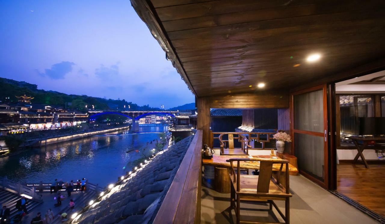 Fenghuang Slowly Time Inn Экстерьер фото