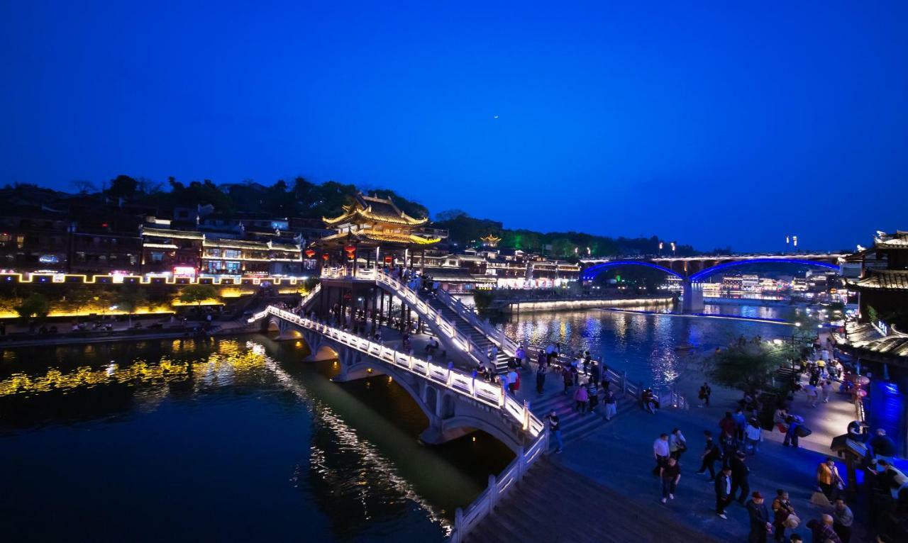 Fenghuang Slowly Time Inn Экстерьер фото