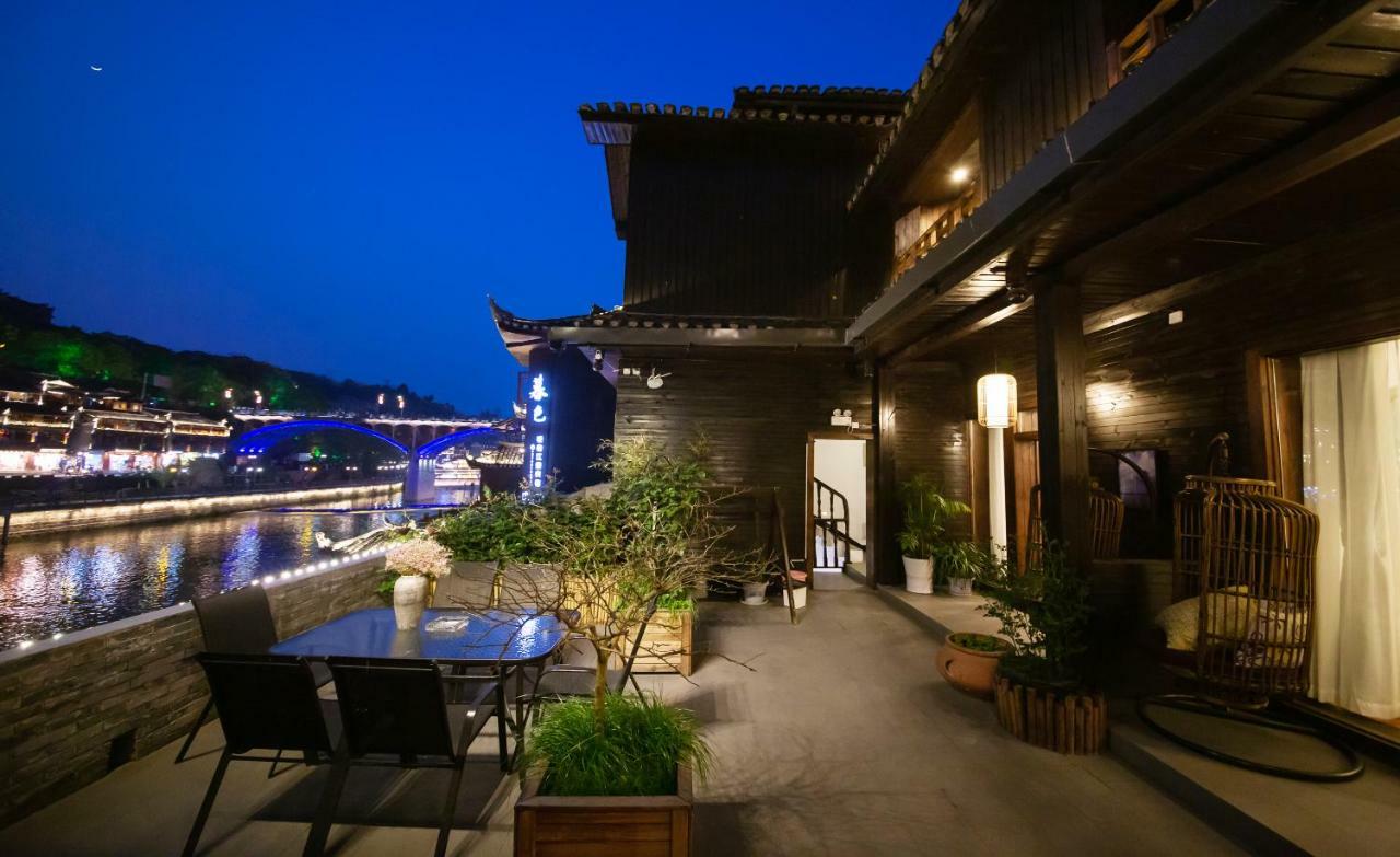 Fenghuang Slowly Time Inn Экстерьер фото