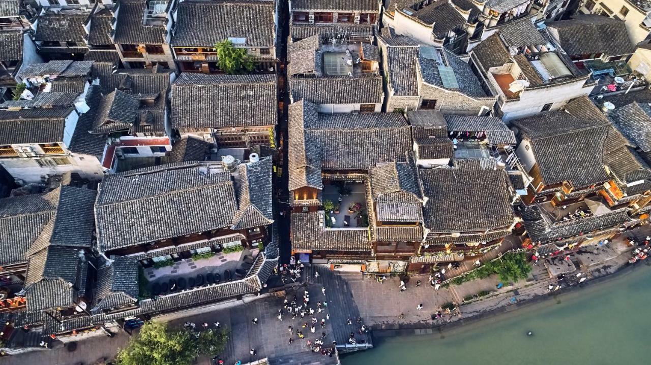 Fenghuang Slowly Time Inn Экстерьер фото