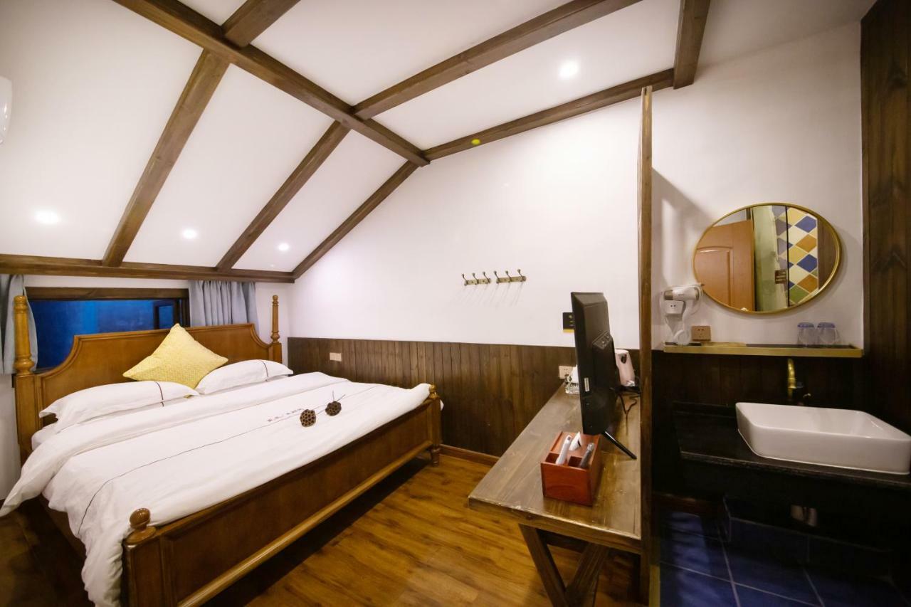 Fenghuang Slowly Time Inn Экстерьер фото