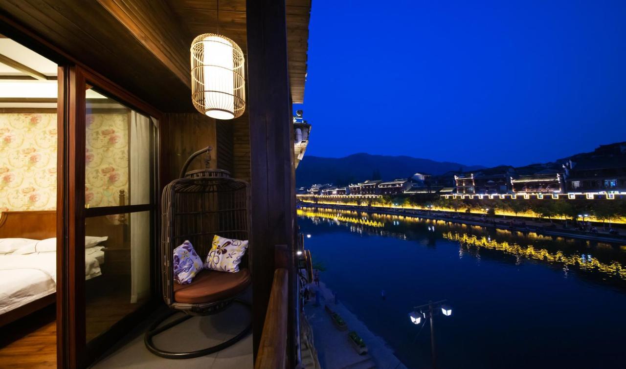 Fenghuang Slowly Time Inn Экстерьер фото