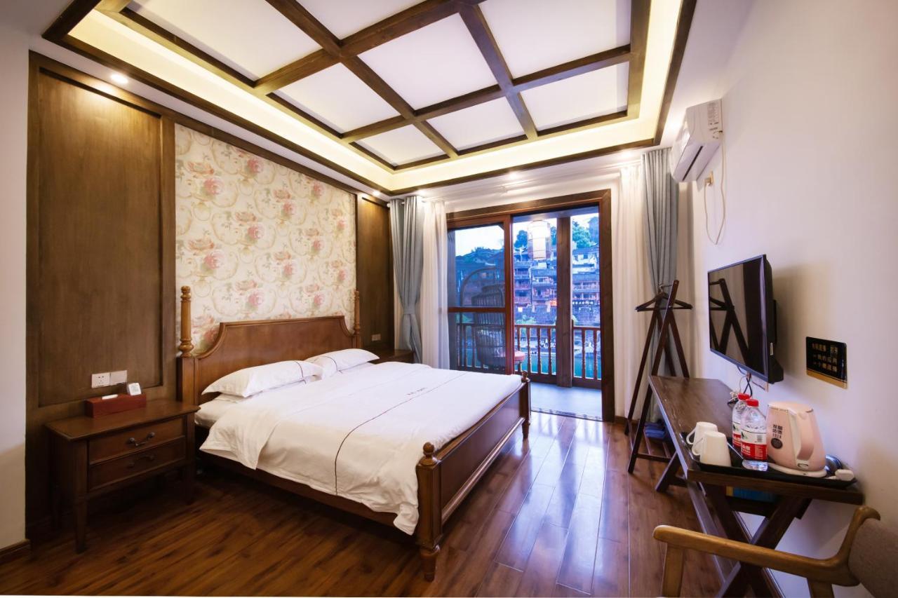 Fenghuang Slowly Time Inn Экстерьер фото